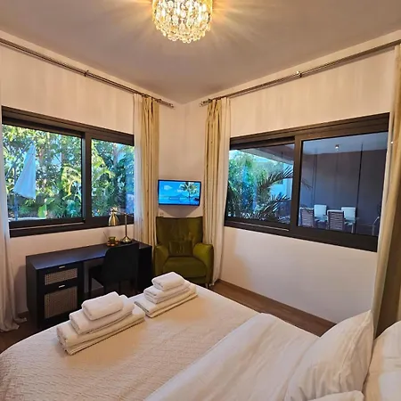 Tg New Luxury Private & - Heated Salty Swimming Pool, Outdoor Jacuzzi, Sauna, Exotic Garden