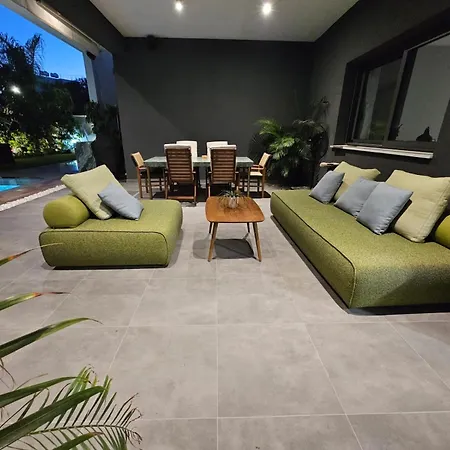 Villa Tg New Luxury Private - Heated Salty Swimming Pool, Outdoor Jacuzzi, Sauna, Exotic Garden Limassol