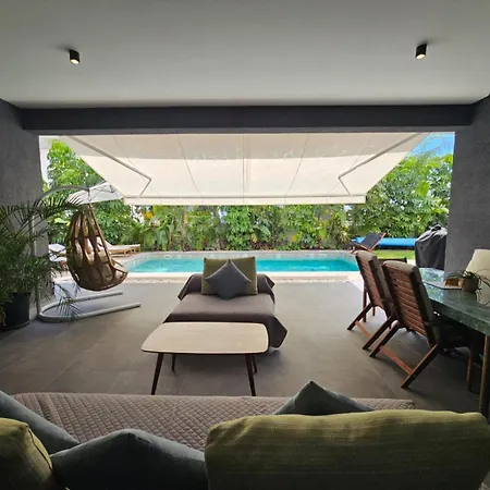 Vilă Tg New Luxury Private - Heated Salty Swimming Pool, Outdoor Jacuzzi, Sauna, Exotic Garden Limassol