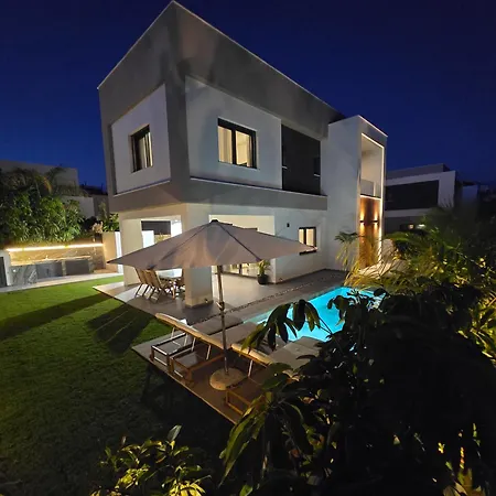 Tg New Luxury Private - Heated Salty Swimming Pool, Outdoor Jacuzzi, Sauna, Exotic Garden Villa Limassol
