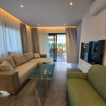 Tg New Luxury Private - Heated Salty Swimming Pool, Outdoor Jacuzzi, Sauna, Exotic Garden リマソール