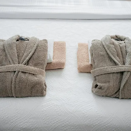 Vila Tg New Luxury Private & - Heated Salty Swimming Pool, Outdoor Jacuzzi, Sauna, Exotic Garden