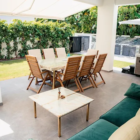 Tg New Luxury Private & - Heated Salty Swimming Pool, Outdoor Jacuzzi, Sauna, Exotic Garden Villa Limassol
