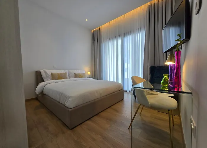 ヴィラ Tg New Luxury Private & - Heated Salty Swimming Pool, Outdoor Jacuzzi, Sauna, Exotic Garden *