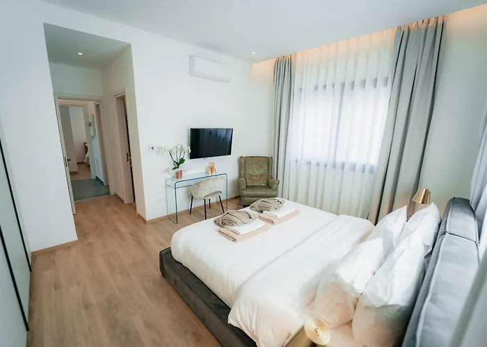 ヴィラ Tg New Luxury Private & - Heated Salty Swimming Pool, Outdoor Jacuzzi, Sauna, Exotic Garden *