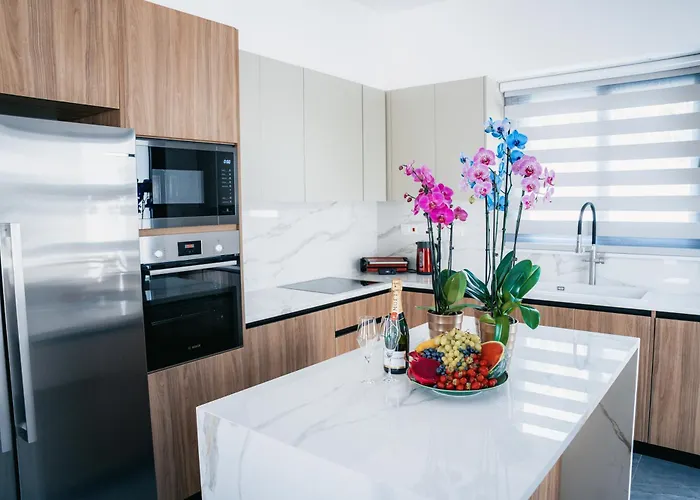 ヴィラ Tg New Luxury Private & - Heated Salty Swimming Pool, Outdoor Jacuzzi, Sauna, Exotic Garden *