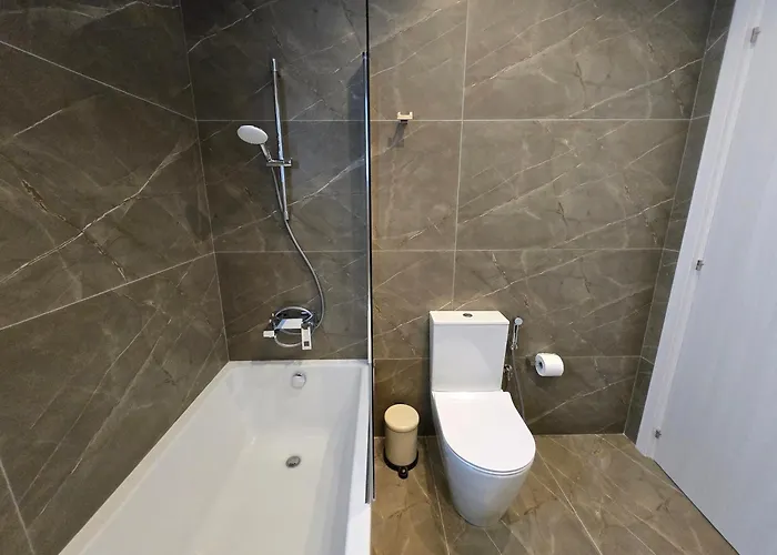 Tg New Luxury Private & - Heated Salty Swimming Pool, Outdoor Jacuzzi, Sauna, Exotic Garden Limassol