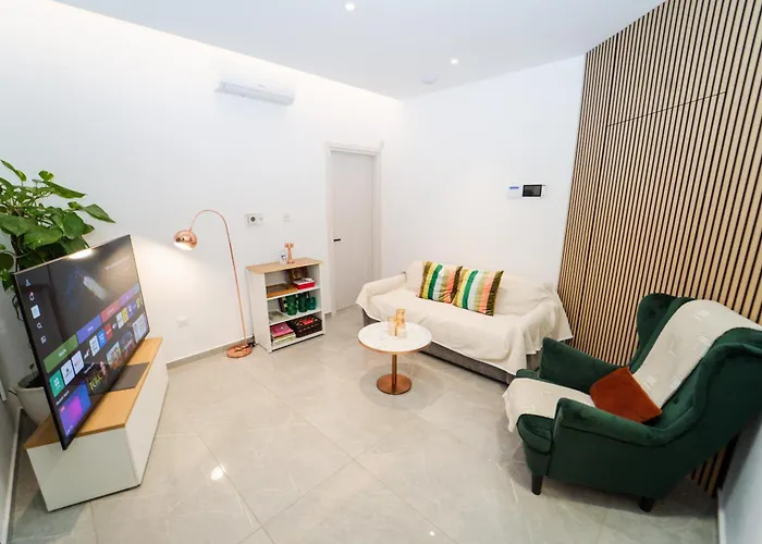 Tg New Luxury Private & - Heated Salty Swimming Pool, Outdoor Jacuzzi, Sauna, Exotic Garden リマソール