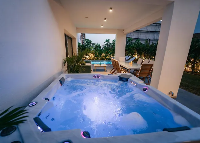 Tg New Luxury Private & - Heated Salty Swimming Pool, Outdoor Jacuzzi, Sauna, Exotic Garden * リマソール