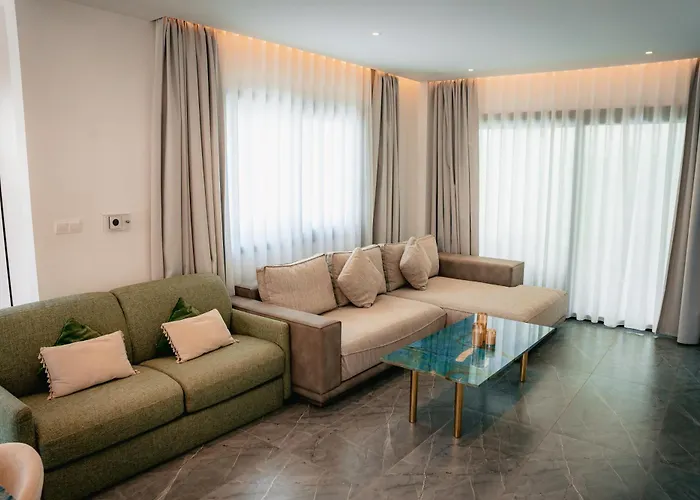 ヴィラ Tg New Luxury Private & - Heated Salty Swimming Pool, Outdoor Jacuzzi, Sauna, Exotic Garden *