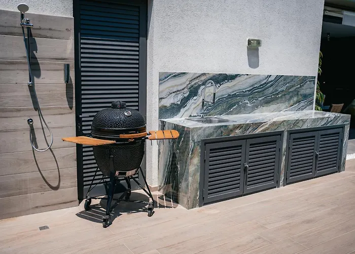 ヴィラ Tg New Luxury Private & - Heated Salty Swimming Pool, Outdoor Jacuzzi, Sauna, Exotic Garden リマソール