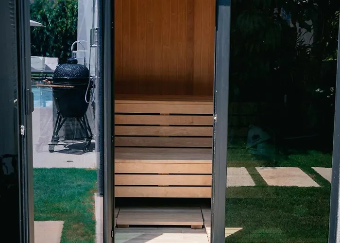 ヴィラ Tg New Luxury Private & - Heated Salty Swimming Pool, Outdoor Jacuzzi, Sauna, Exotic Garden *