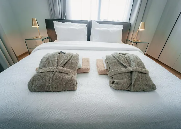 Tg New Luxury Private & - Heated Salty Swimming Pool, Outdoor Jacuzzi, Sauna, Exotic Garden Limassol