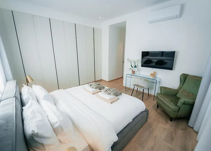 Tg New Luxury Private & - Heated Salty Swimming Pool, Outdoor Jacuzzi, Sauna, Exotic Garden Villa Limasol