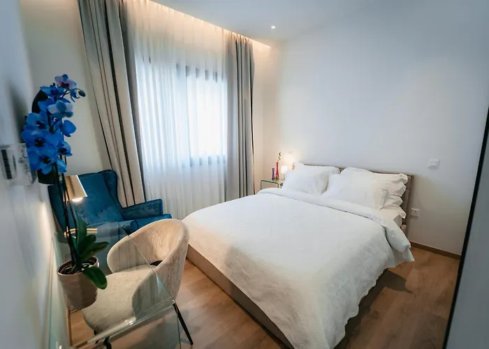 Tg New Luxury Private & - Heated Salty Swimming Pool, Outdoor Jacuzzi, Sauna, Exotic Garden Limasol