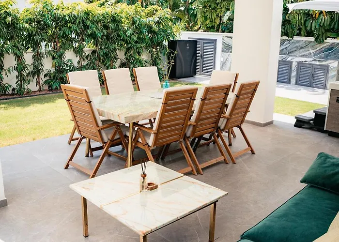 Tg New Luxury Private & - Heated Salty Swimming Pool, Outdoor Jacuzzi, Sauna, Exotic Garden Villa Limasol